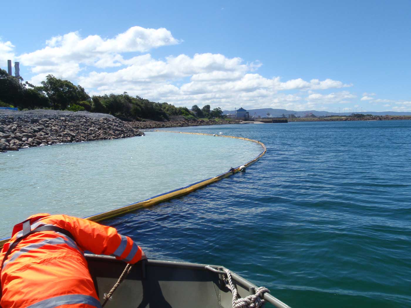 Chatoyer silt curtain installed in Port Kembla for dredging and reclamation works